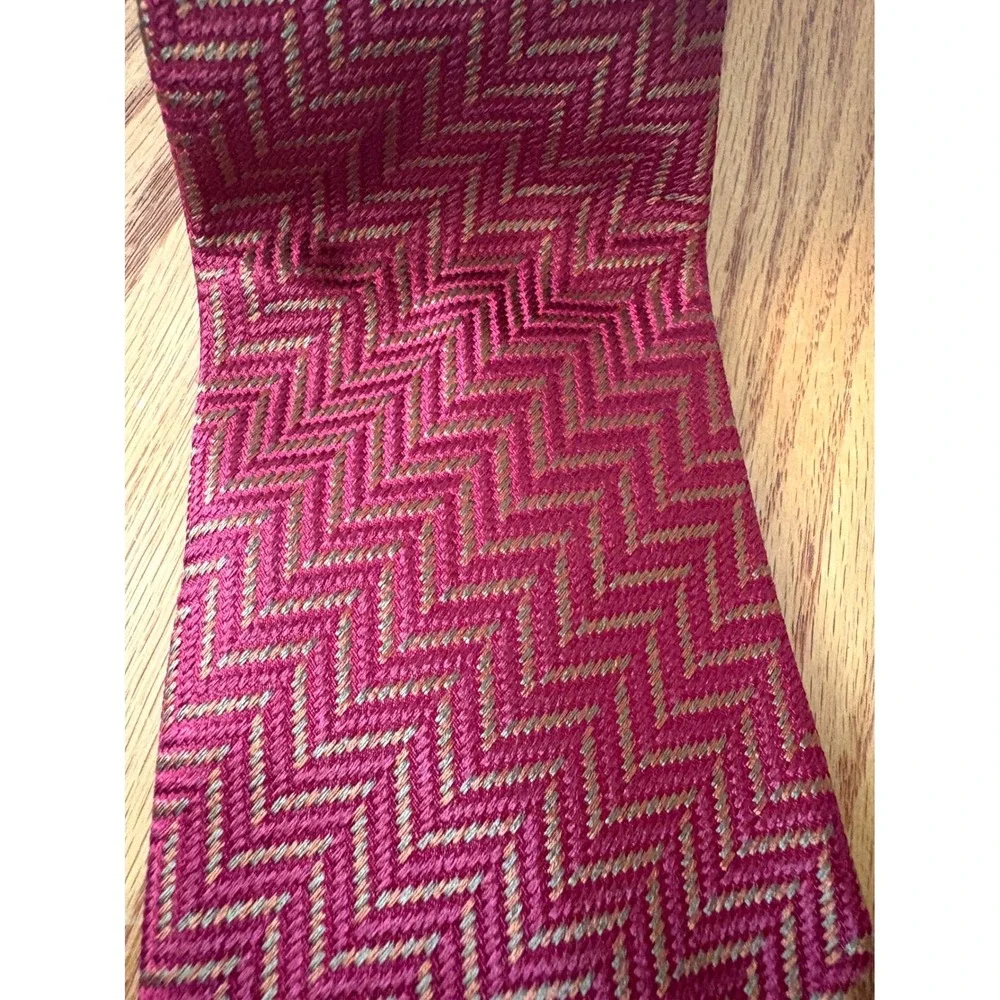 Salvatore Ferragamo 100% silk